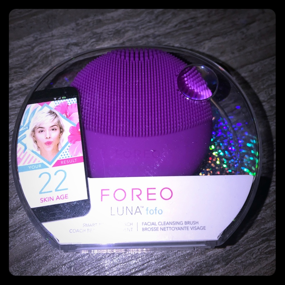 Foreo Luna - Smart beauty coach cleansing brush